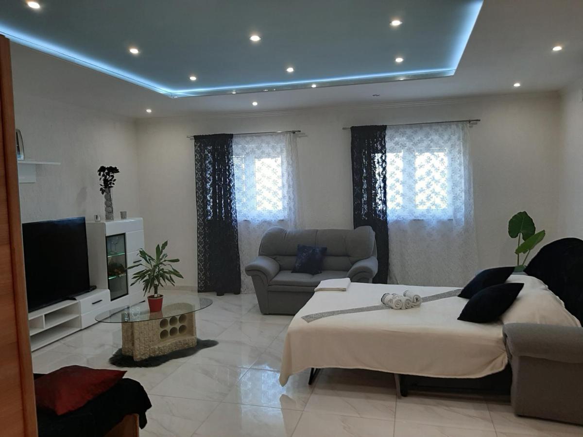 סנג' Apartment Matej מראה חיצוני תמונה