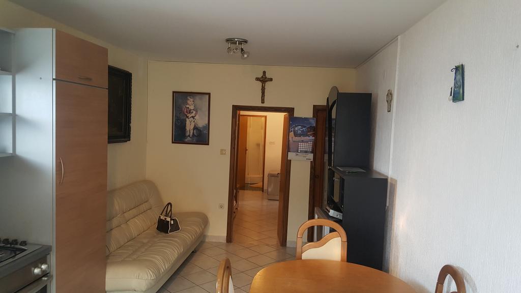 סנג' Apartment Matej מראה חיצוני תמונה